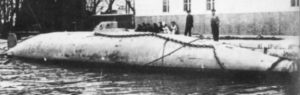 El submarino eléctrico Peral, armado con torpedos, en 1888