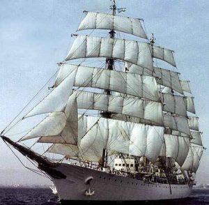 La fragata ARA Libertad a toda vela